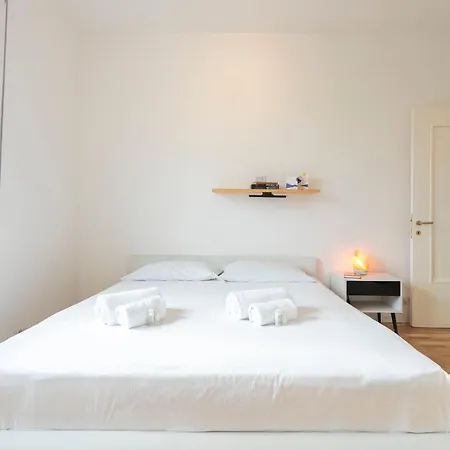 Tanaro Quiet One Bedroom By Halldis Apartament